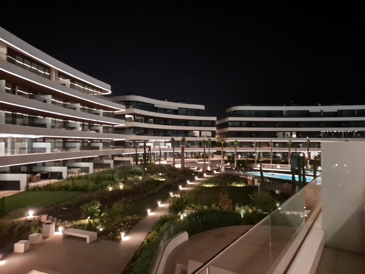 Luxury Complex Beachfront Apartment, Infinity Pool, Sauna, Gym And Large Terrace توريمولينوس المظهر الخارجي الصورة